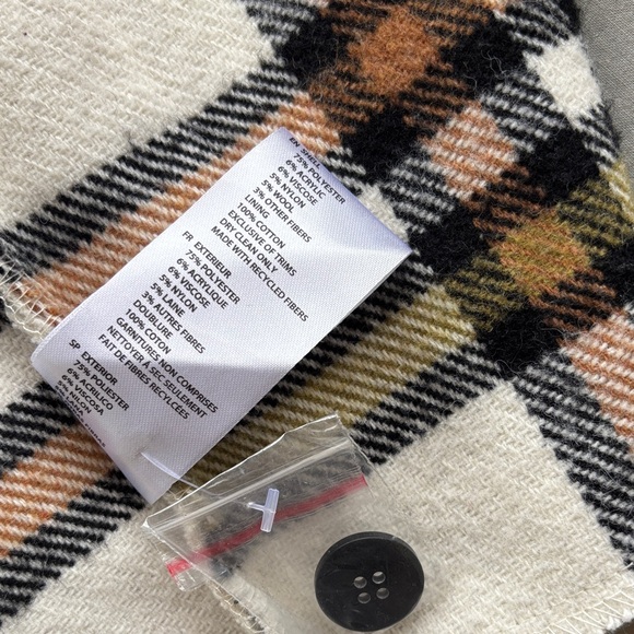 Women's Long Plaid Shacket - Picture 6 of 6